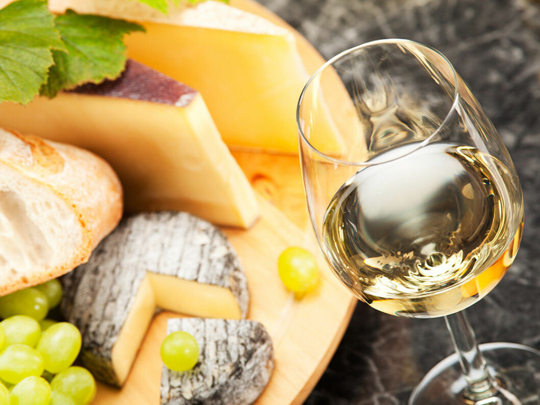 Ost och vin är en given kombination. Foto: IBL Ost och vin är en given kombination.