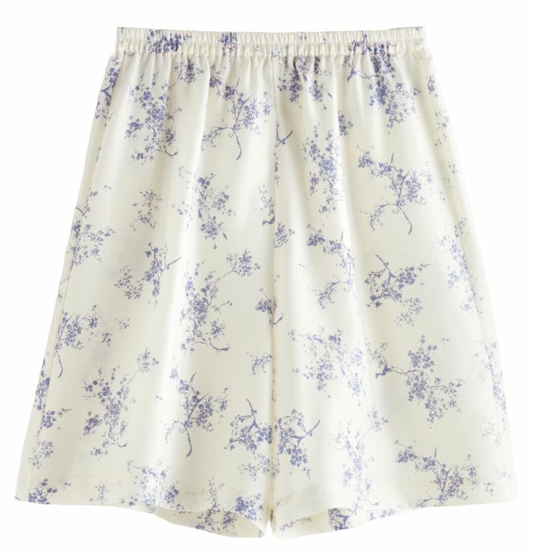 Blommiga shorts från & Other stories capsule collection.