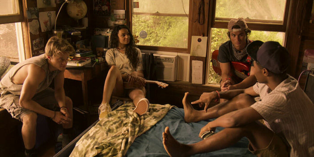 En bild från tv-serien Outer Banks på Netflix.
