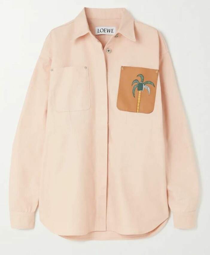 Oversized jeansskjorta med dekorativt motiv från Loewe.