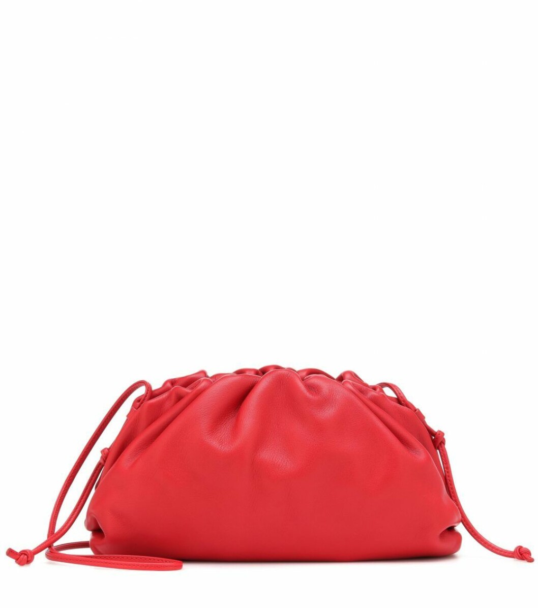 Den mindre clutchväskan The Pouch 20 leather clutch.