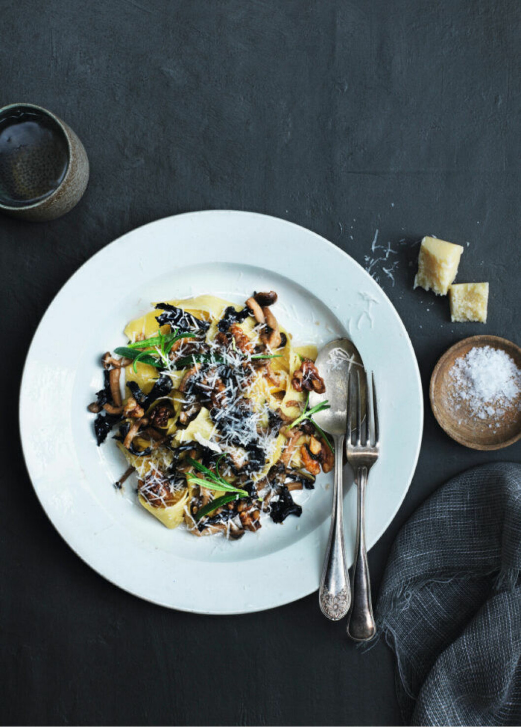 Pappardelle med svamp, valnötter och rosmarin