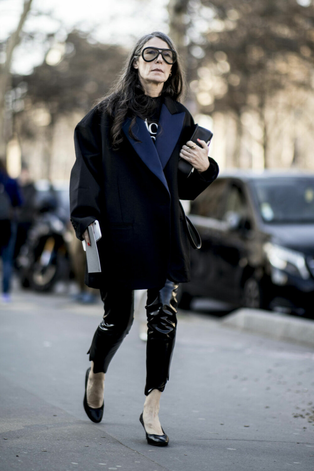 Streetstyle Paris FW, lackleggings och kavaj.