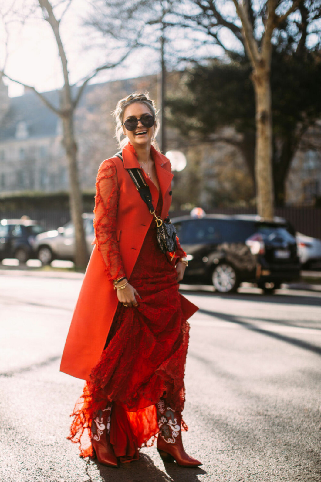 Streetstyle Paris FW, röd look från Dior.