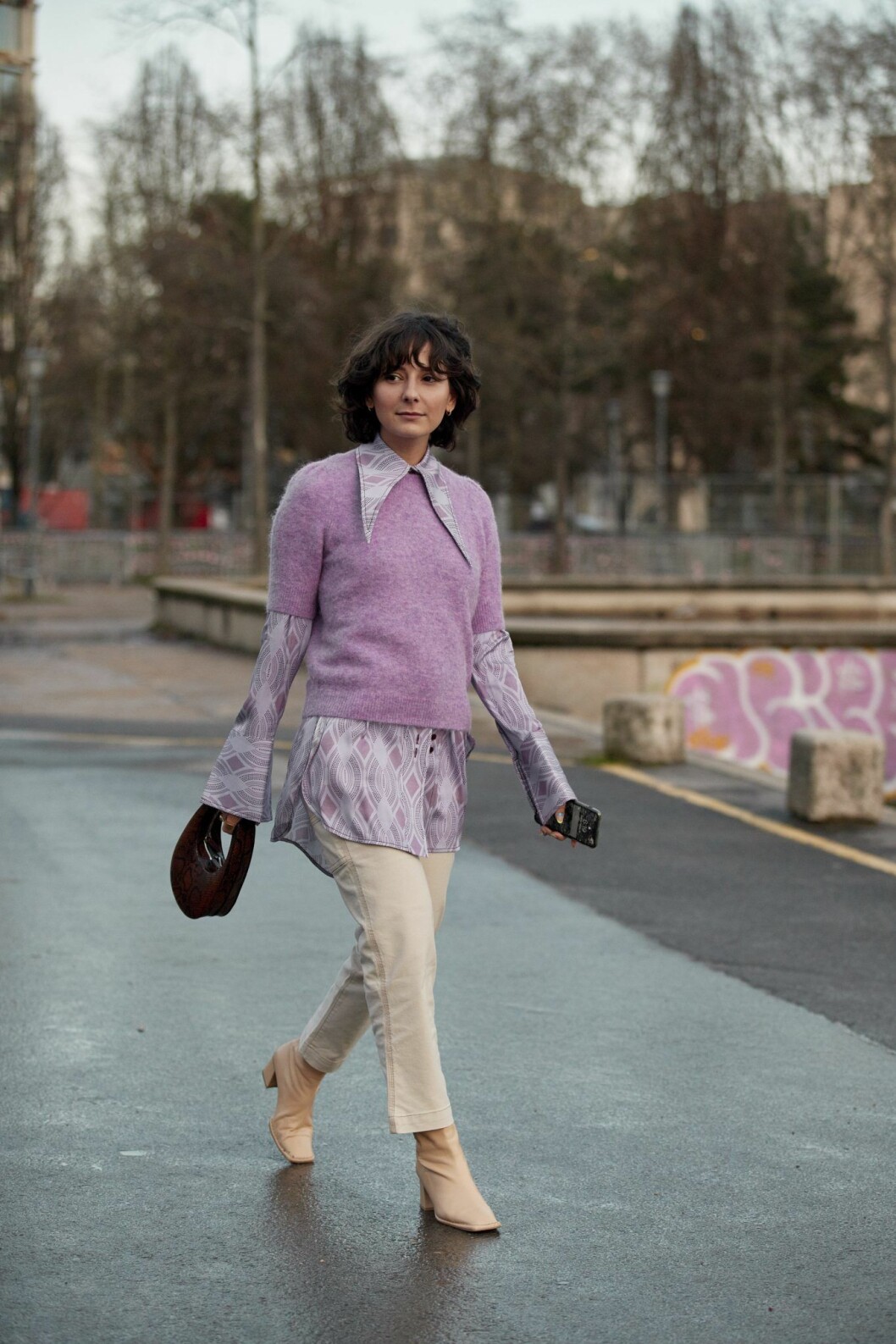Lila väst Streetstyle Paris Fashion Week AW20.