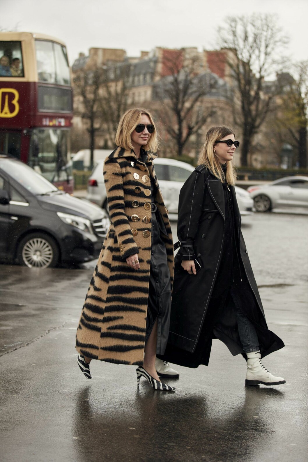 Djurmönstrad trenchcoat Streetstyle Paris Fashion Week AW20.