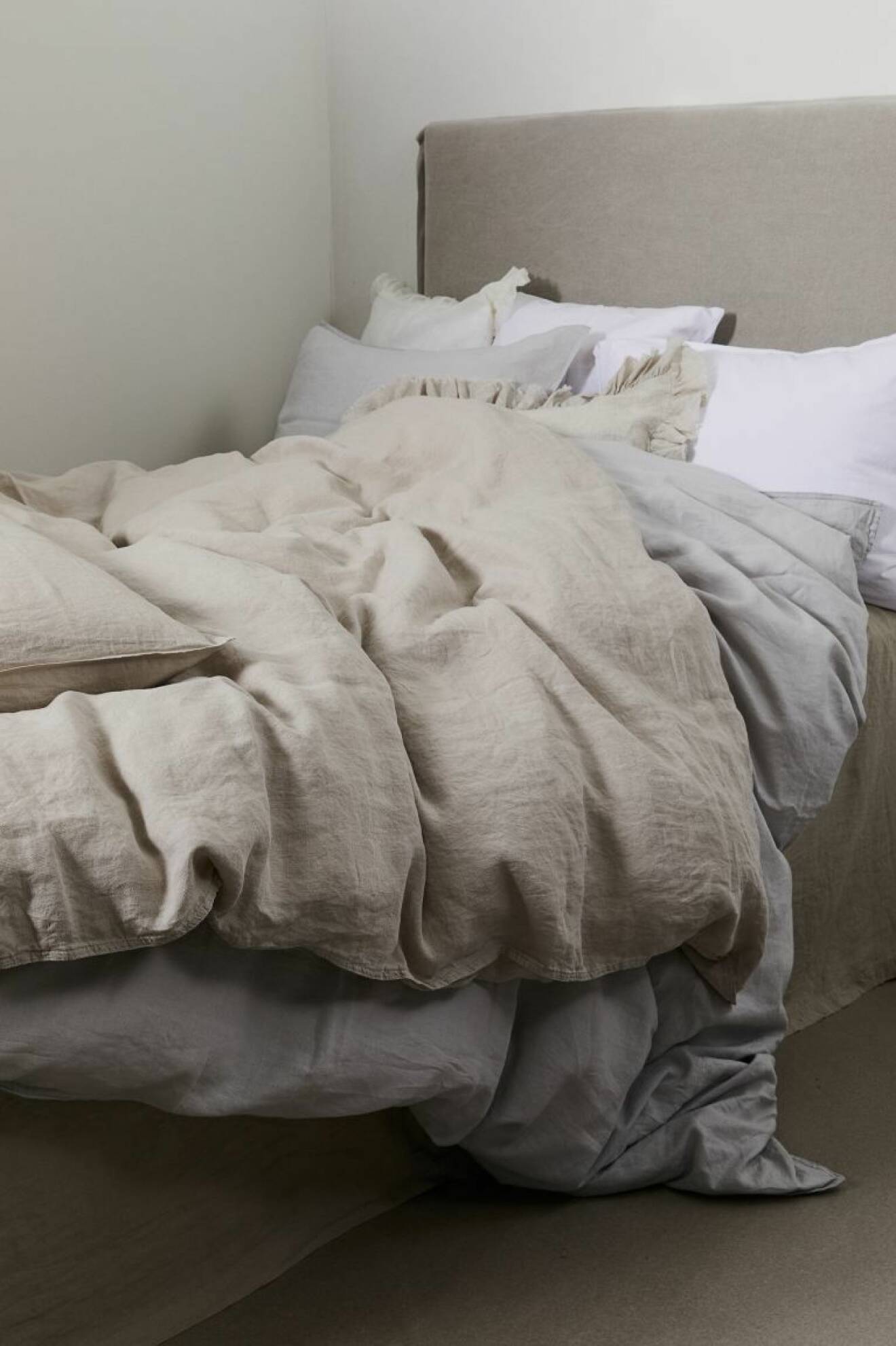 beige sängkläder linne