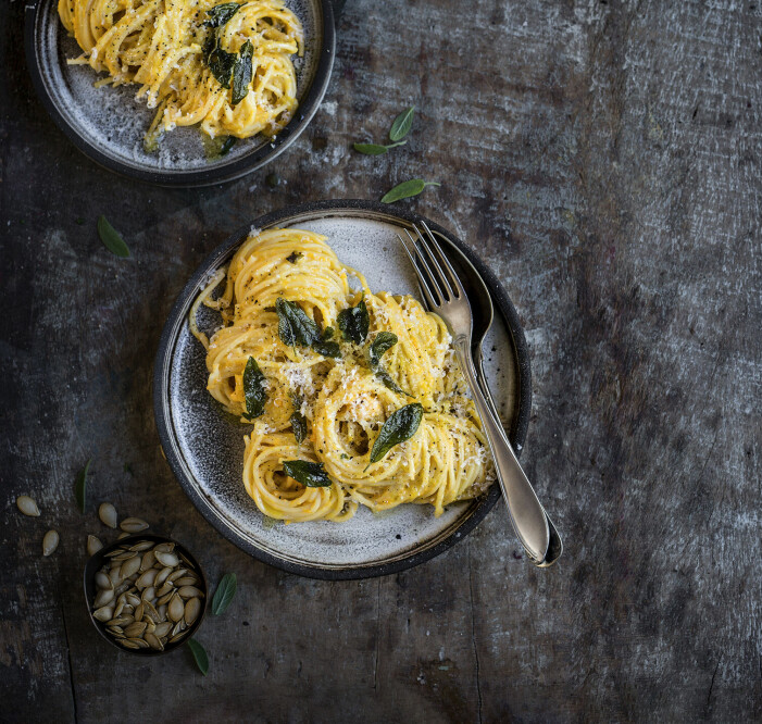 Bjud på en pasta med gräddig pumpasås