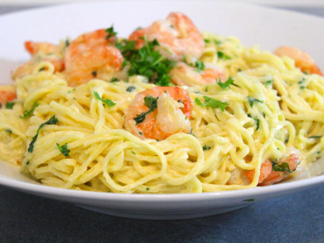 Krämig pasta med scampi, vitlök & färsk persilja. Krämig pasta med scampi, vitlök & färsk persilja.