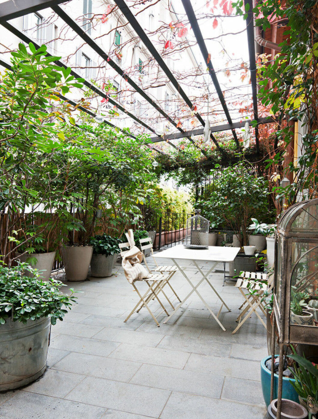 pergola_utemobler_outdoor_furniture_plant