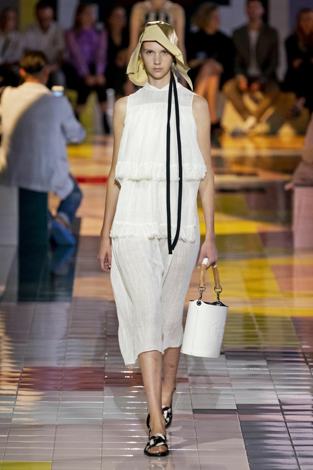 Linneklänning från Prada SS20.