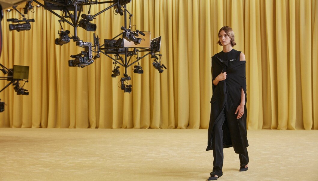 Prada, med design av både Raf Simons och Miuccia Prada. Pradas vårkollektion 2021, designad av Raf Simons och Miuccia Prada.