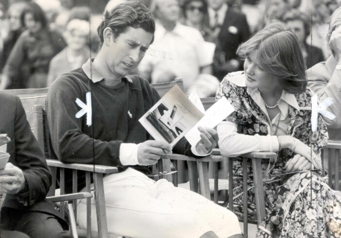Prins Charles tillsammans med prinsessan Dianas storasyster Sarah. Foto: TT. Prins Charles och Lady Sarah McCorquodale