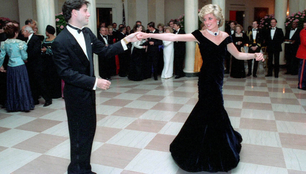 Prinsessan Dianas 80-talsklänning såld till miljonbelopp