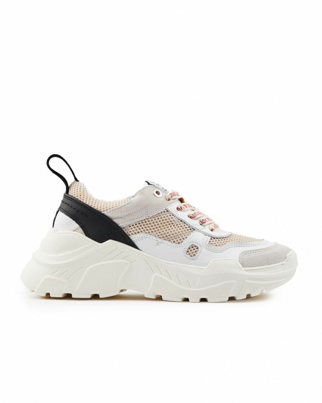 Vita sneakers med detaljer i svart, rosa och beige.