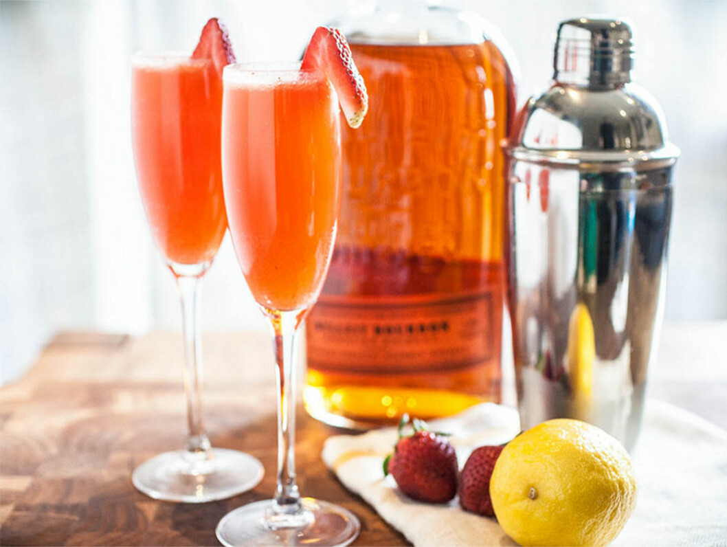 Via: <a href="http://www.thecrepesofwrath.com/2013/04/01/strawberry-bourbon-lemonade/" target="_blank" rel="noopener">thecrepesofwrath</a> Sweet & sour.