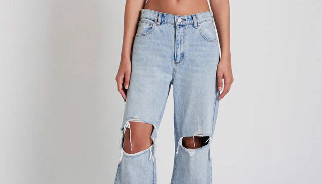 jeans med slitningar