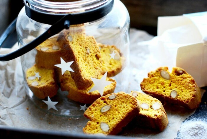 Recept på saffransbiscotti med vanilj