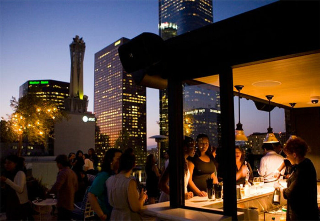 Via: <a href="http://www.popsugar.com/home/photo-gallery/31162410/image/31166513/Perch-Los-Angeles?image_nid=31166513" target="_blank" rel="noopener">popsugar</a> Takbar med gäster.