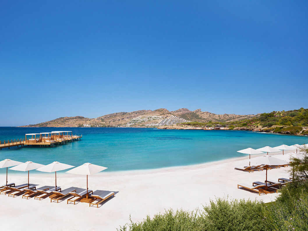 The Bodrum Edition erbjuder en fantastisk strand. The Bodrum Edition erbjuder en fantastisk strand.