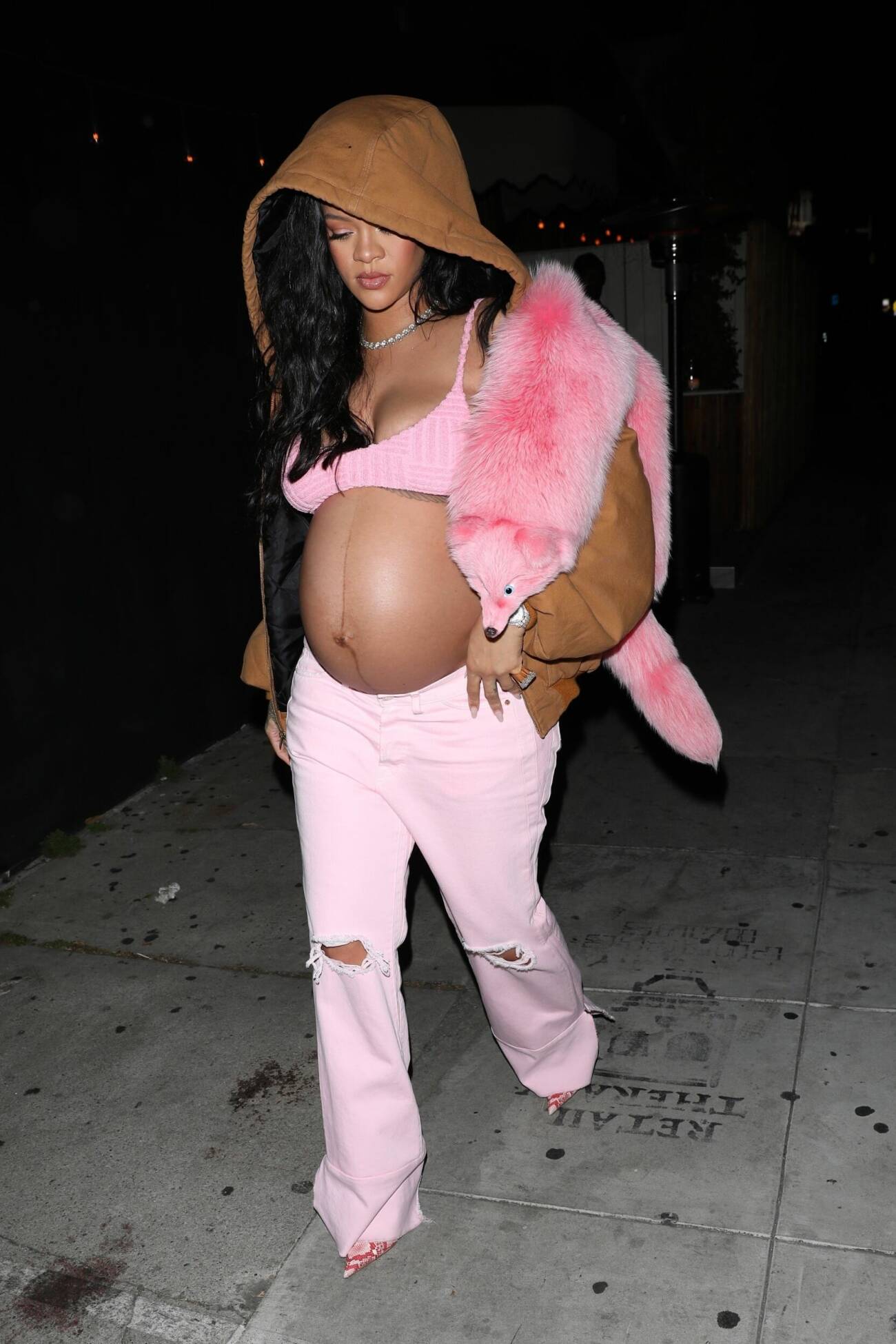 Rihanna med gravidmagen