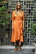 Orange omlottklänning