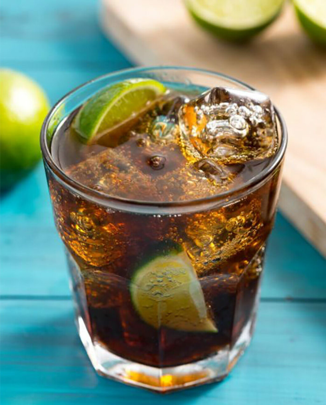 Via: delish Enkel drink: Rom & Cola