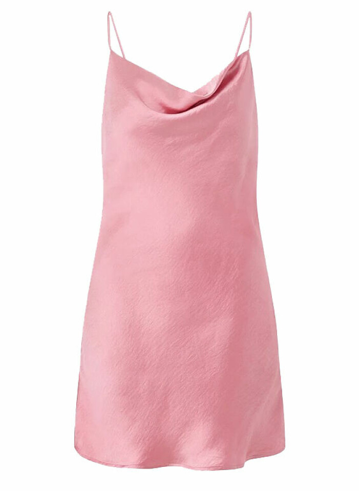rosa mode dam sommar 2022 rosa satinklänning