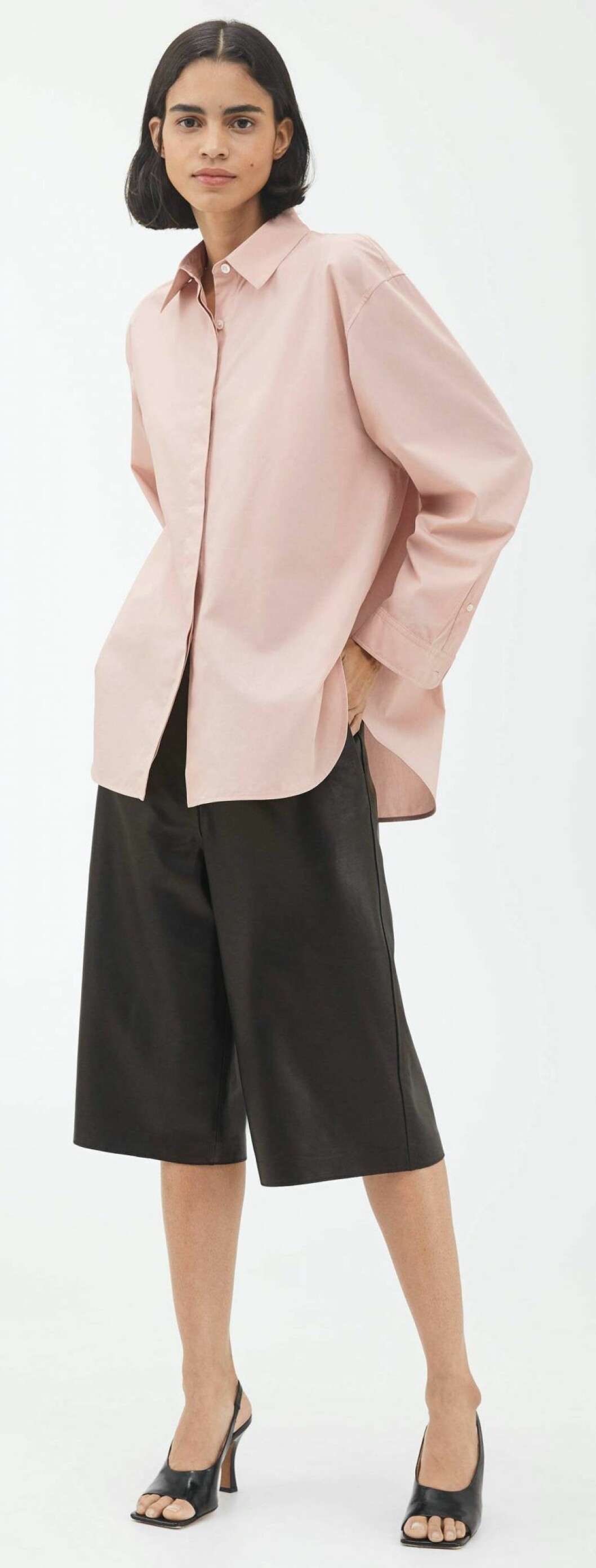 rosa oversized boyfriendskjorta.