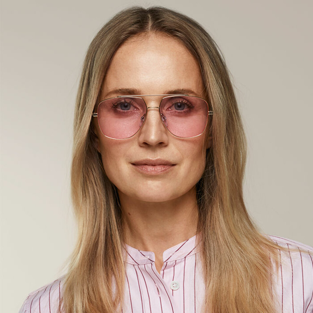 Piloter med rosa glas: <a href="https://www.specsavers.se/glasogon/marc-jacobs-sun-rx-07?sku=30769328" target="_blank" rel="noopener">Marc Jacobs</a> 1995 kr.