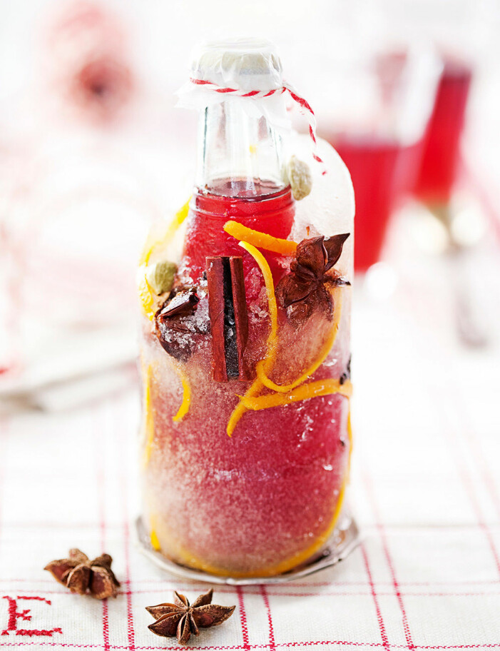 Recept på roséglögg med stjärnanis och pomerans