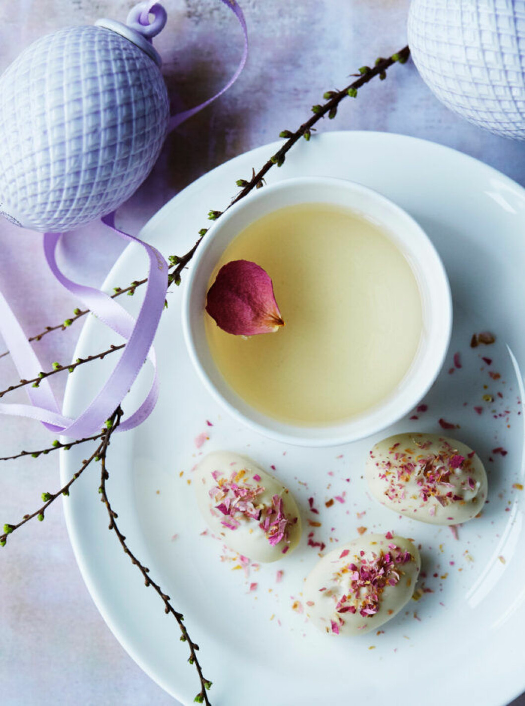 Söta rosenägg med marsipan. Foto: Betina Hastoft. Recept på söta och supergoda rosenägg