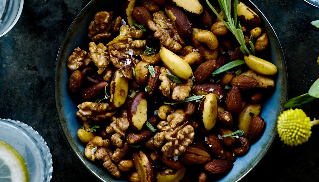 Recept på rosmarinrostade nötter