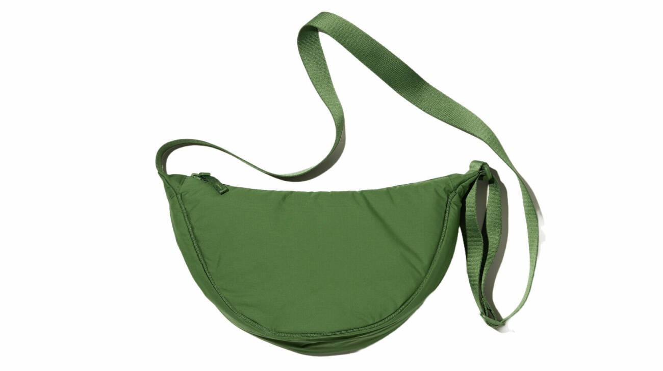 grön väska round mini shoulder bag från uniqlo