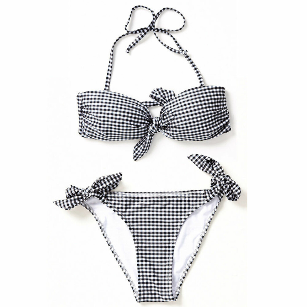 Rutig bikini i svart och vit.