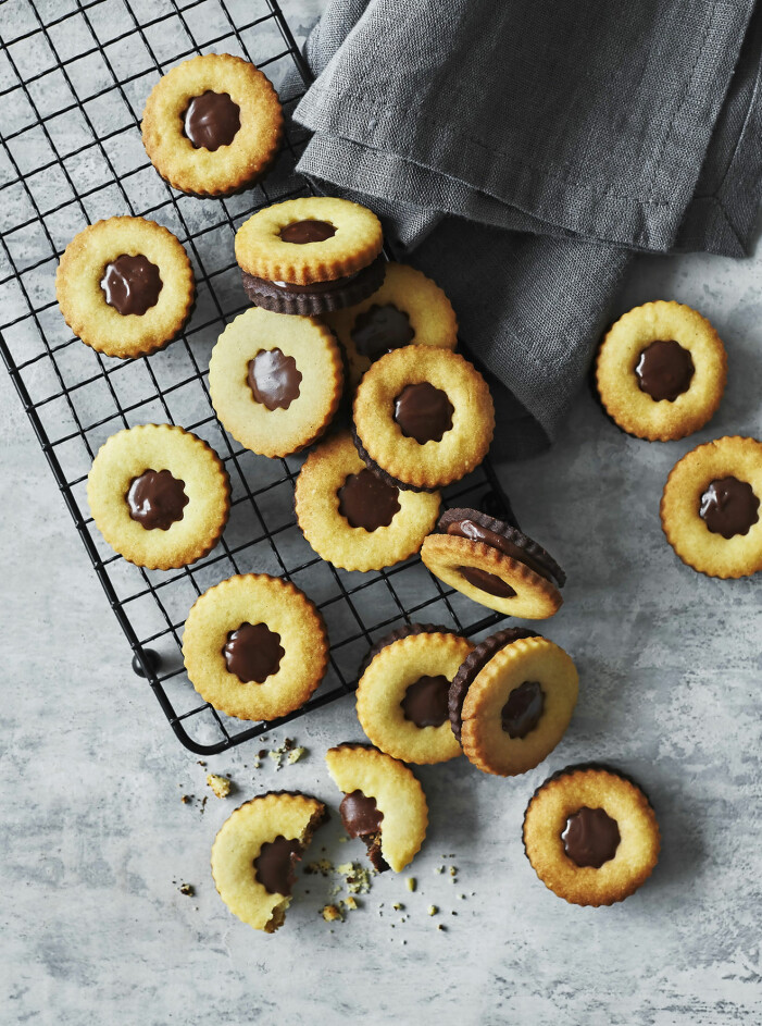 Så gör du egna hemgjorda ballerinakex med mjölkchokladfyllning