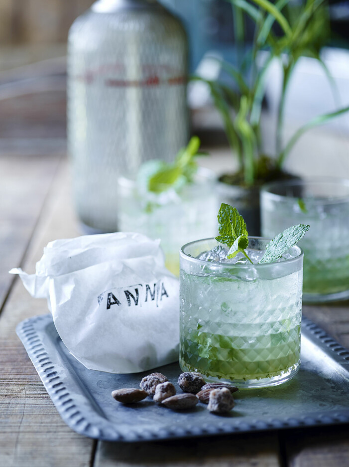 Så gör du sake och vitt te-smash, trendig drink 2021