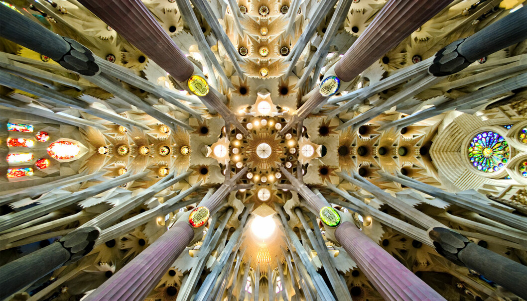 Via: <a href="https://en.wikipedia.org/wiki/Sagrada_Fam%C3%ADlia" target="_blank" rel="noopener">Wikipedia</a> Sagrada-Familia