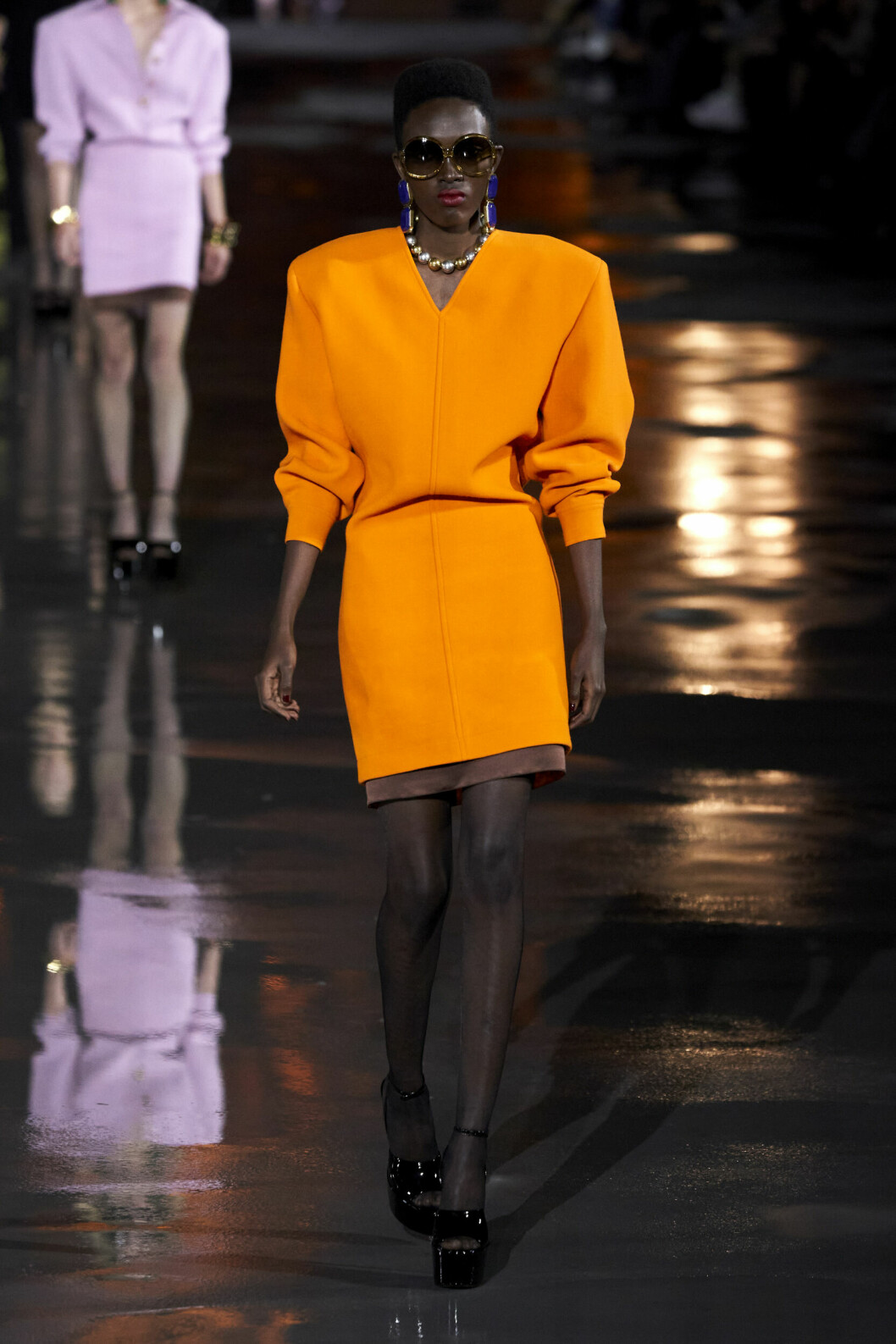 Brandgul klänning Saint Laurent