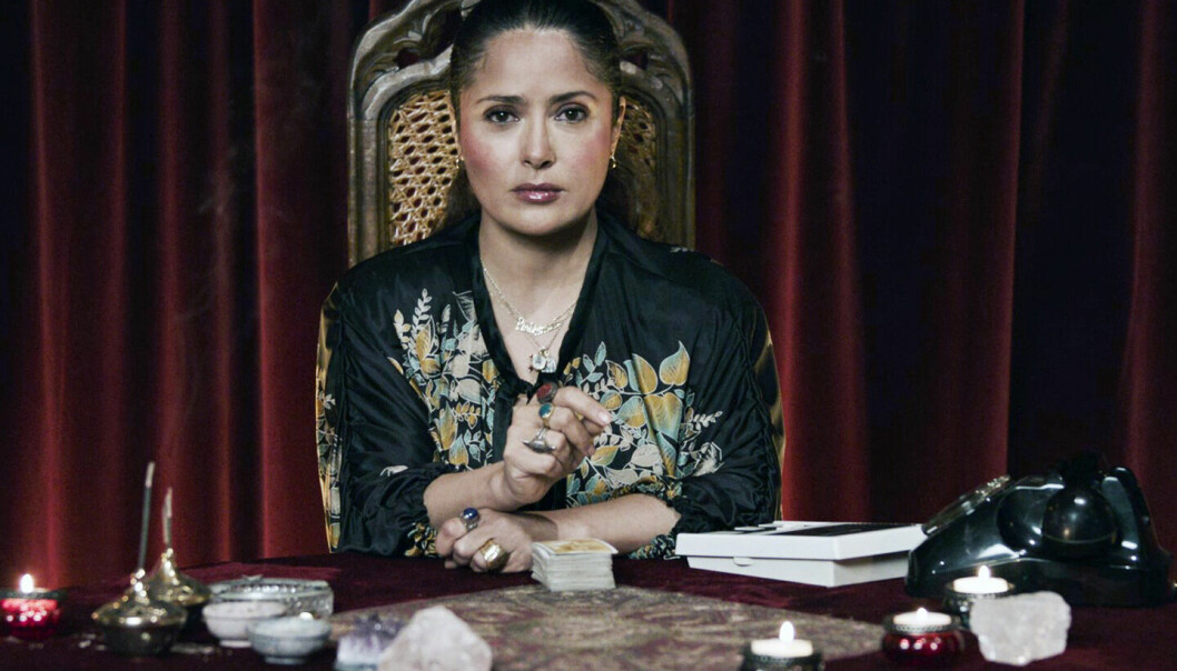 Salma Hayek som Guissepina Auriemma.