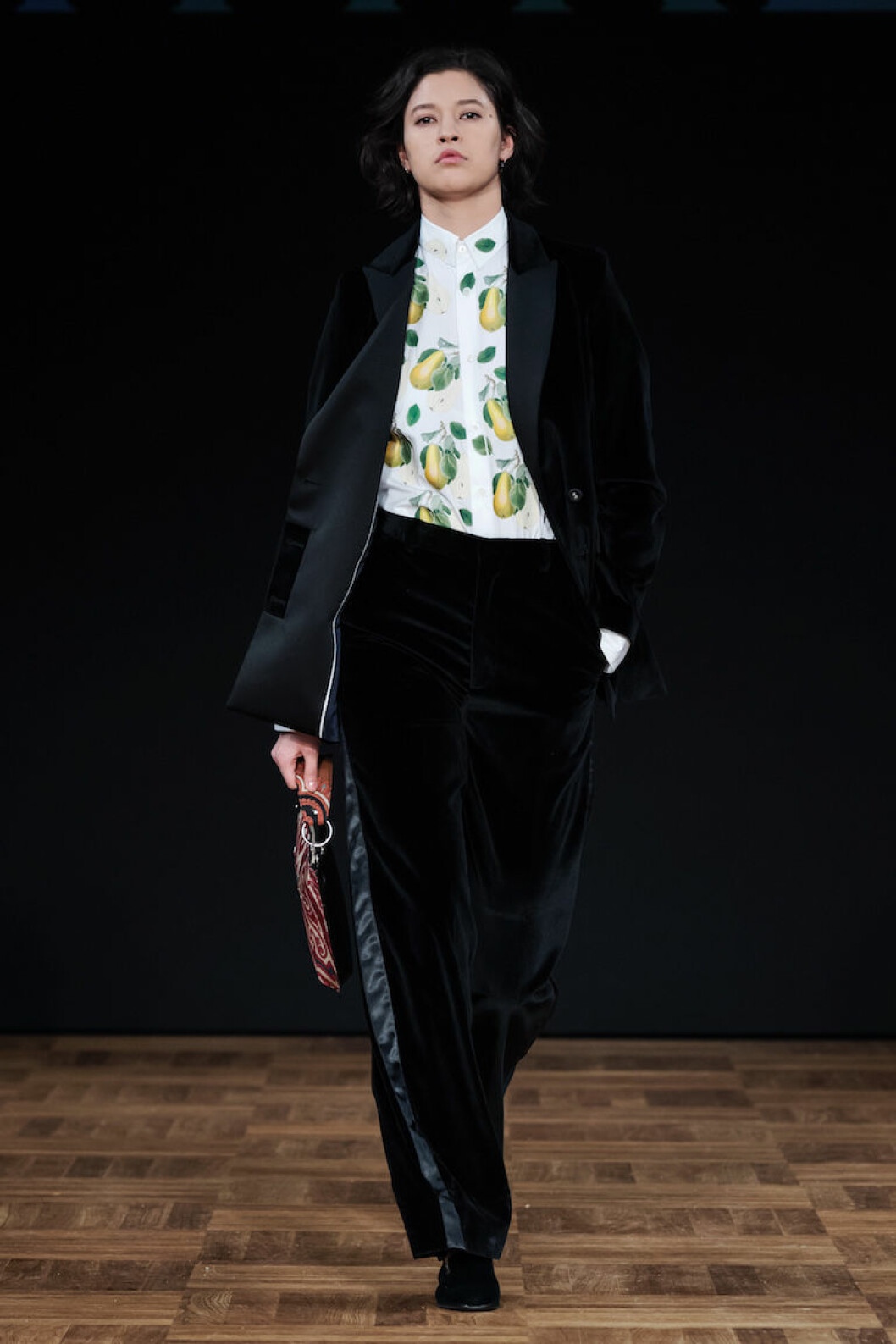 Whyred AW18 Sammetsbyxor i svart från Whyred AW18.