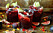 Sangria med fikon, granatäpple och bär. 