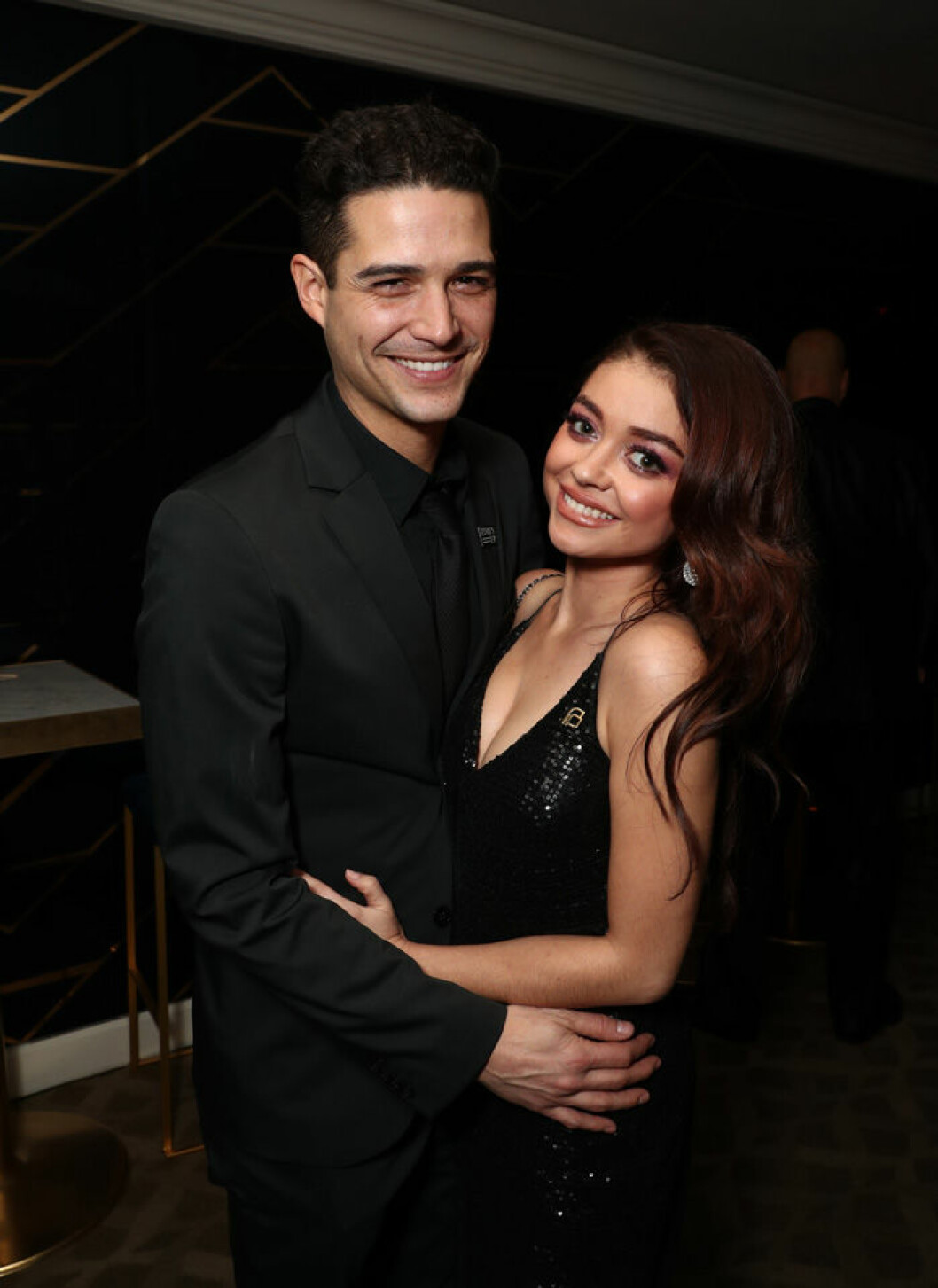 En bild på Sarah Hyland och Wells Adams på Amazons Golden Globes-efterfest, 2018. 