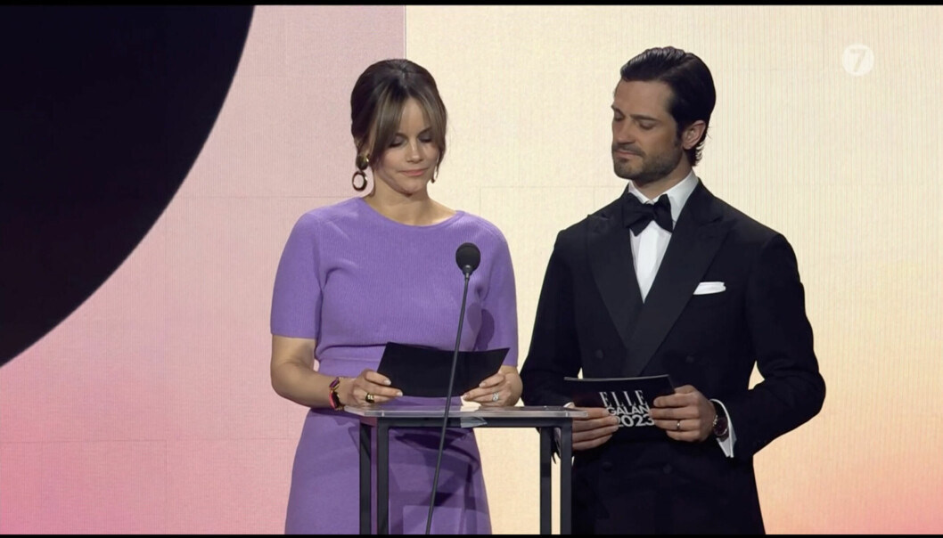 Prins Carl Philip och Prinsessan Sofia delar ut pris