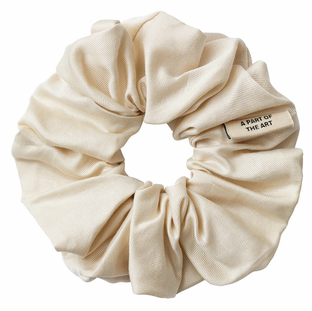 Fluffig scrunchie från A part of the art