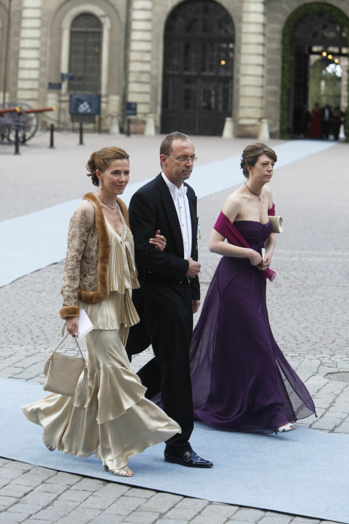 Carl Christian von Hohenzollern med hustrun Nicoleoch Helene Silfverschiöld på väg till kronprinsessans vigsel 2010.