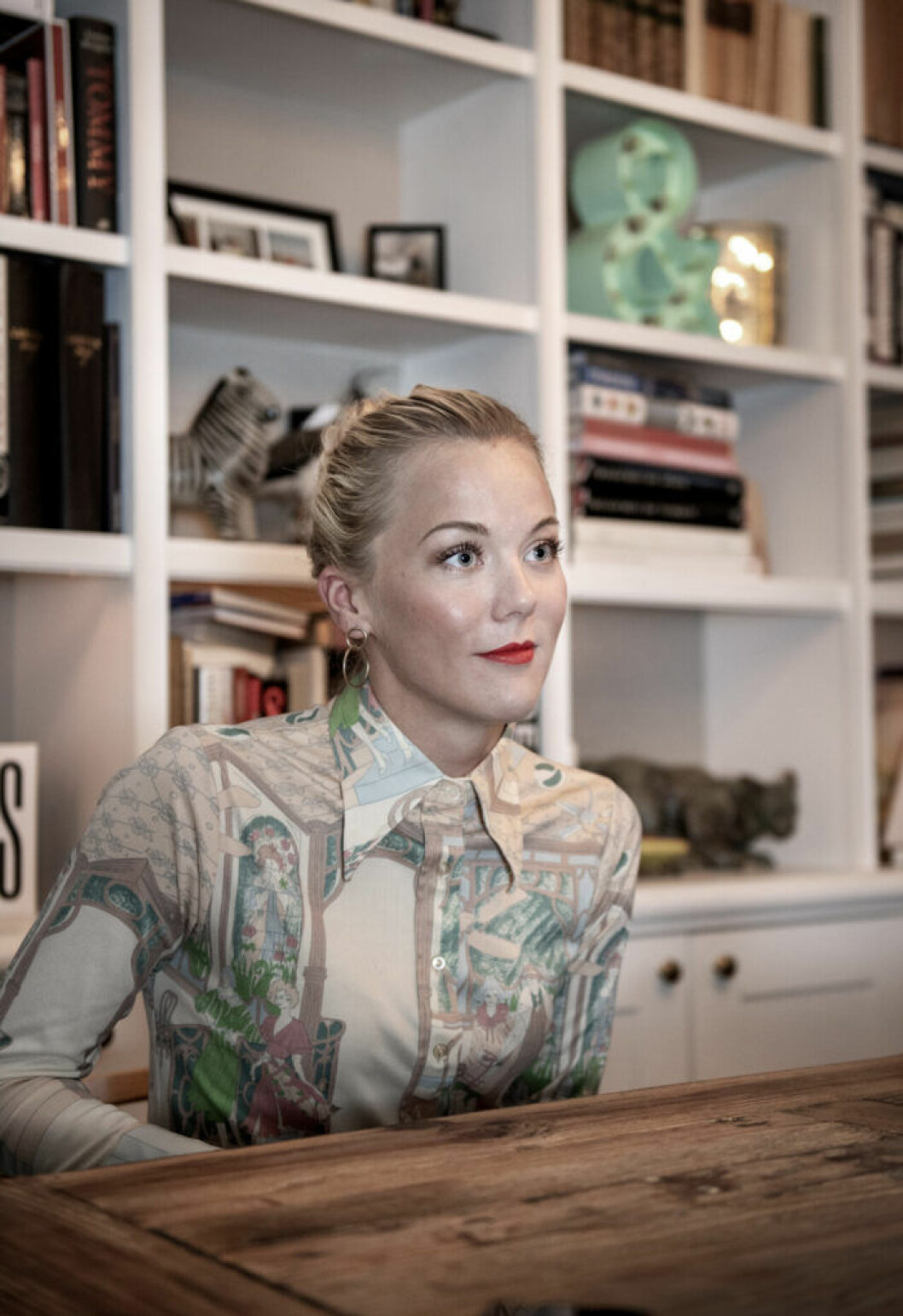 ”Tyvärr är kvinnoroller ofta bollplank medan de manliga rollerna är de som får vara knasiga”, säger Agnes Lindström. Foto: TT Agnes Lindström