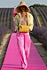 Gul jacka och rosa byxor från Jacquemus SS20.