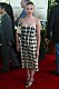 Scarlett Johansson i axelbandslös prickig klänning från Cynthia Rowley på filmfestival 2002.