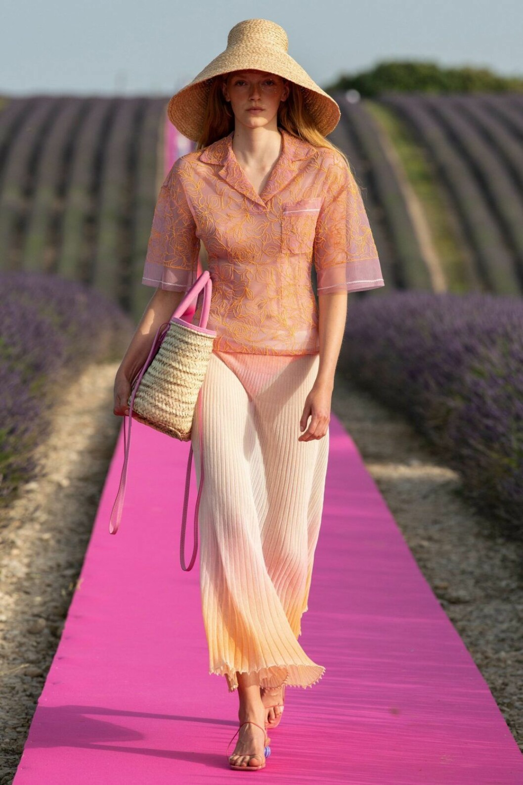 Stråhatt och stråväska från Jacquemus SS20.